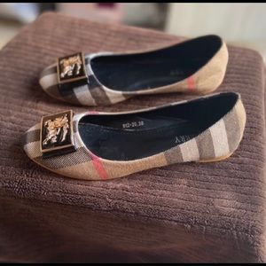 Burberry ballerina flats